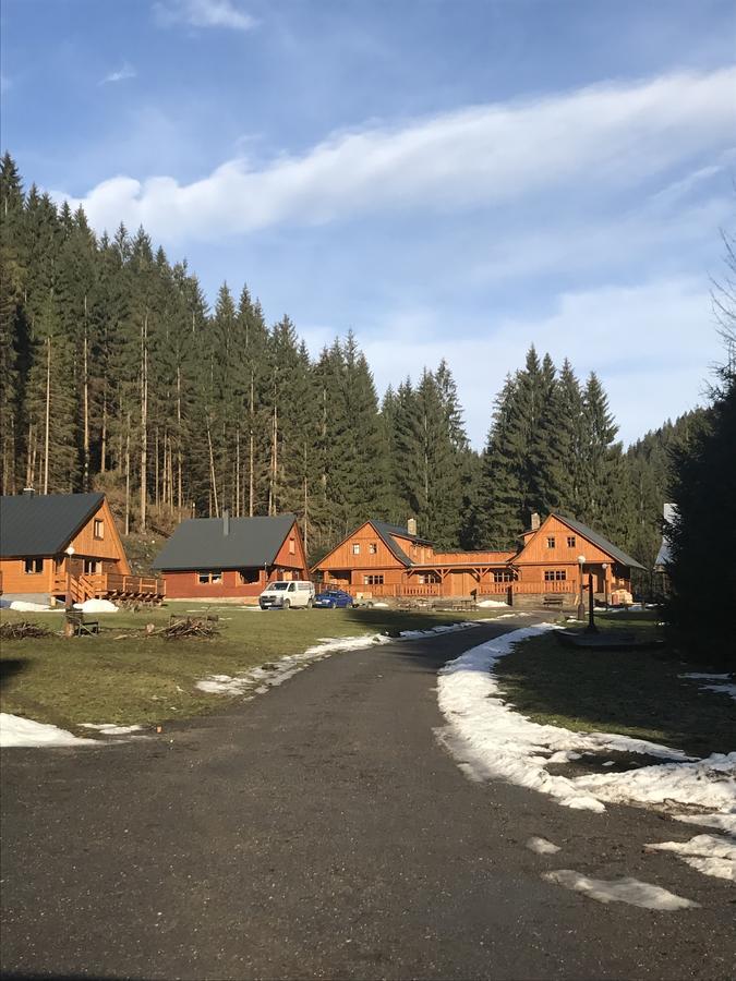 Areal Leskova Villa Velke Karlovice Bagian luar foto